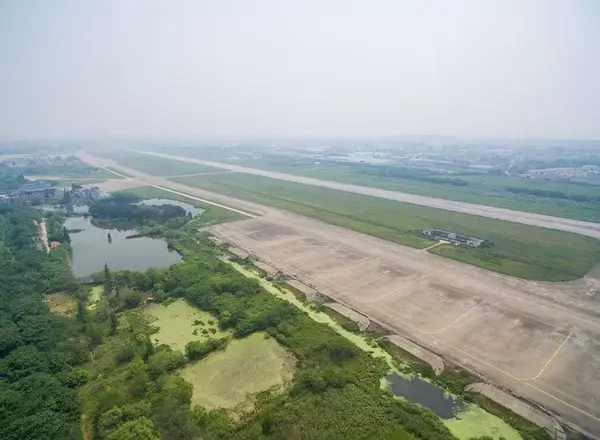 南京大校场机场跑道 图片来源:金陵晚报