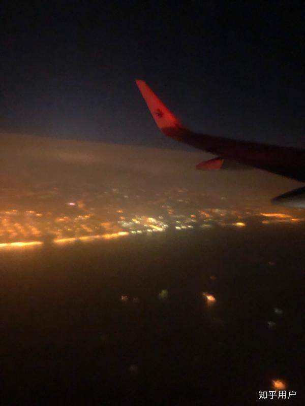 为什么夜晚乘飞机看不到星星?