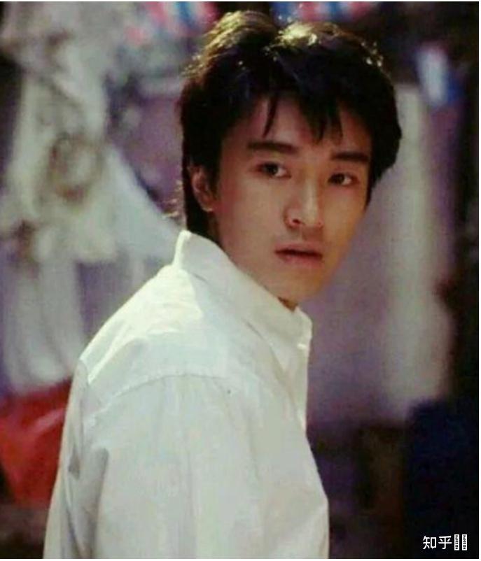 为什么很少有人说周星驰长得帅呢?