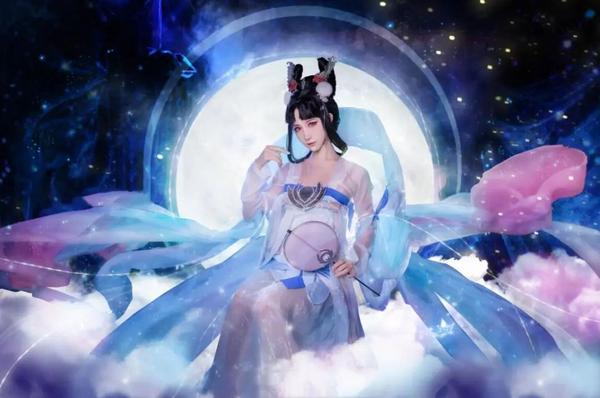 仙女小姐姐神级嫦娥cos,脚踝处细节好评,想做她手里的