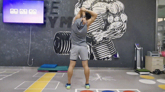 一对哑铃练遍全身肌群,14个哑铃健身动图,新手跟练起来