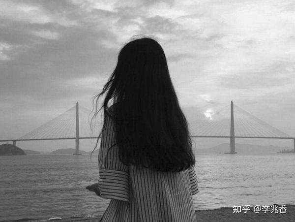 伤感的女生网名好听又有个性,我不只是伤感,而且心碎