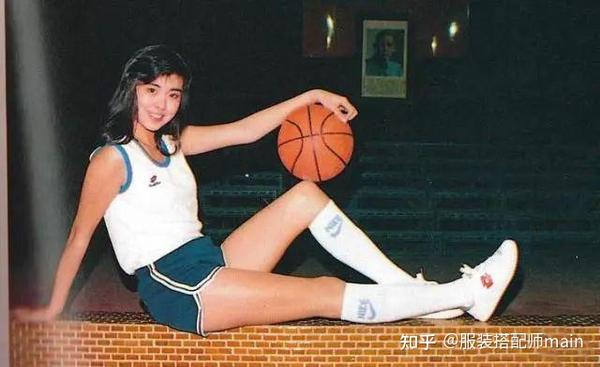 1967年,王祖贤出生在台湾省一个体育世家,父亲王耀煌是著名的篮球运动