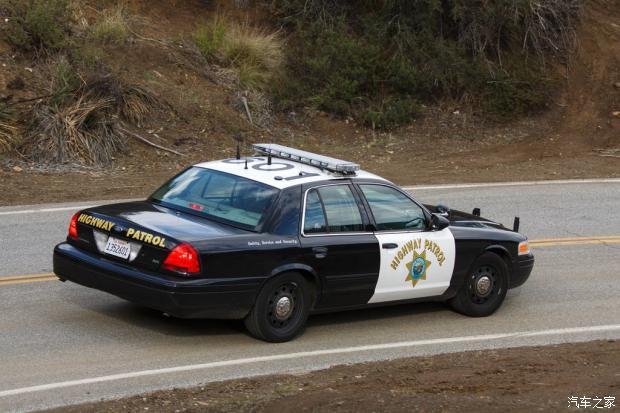 美国加州高速巡警crownvictoria退役
