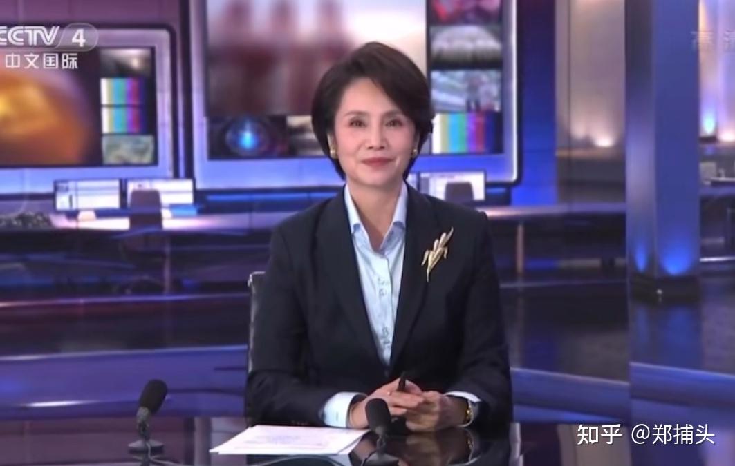 新闻女主播徐俐退休最后一次直播两次挥手道再见对观众依依不舍