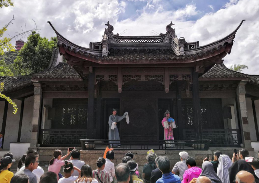 中国古代戏楼的建筑特色以及分类