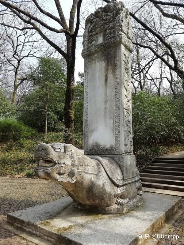 藏在灵谷寺景区里的谭延闿墓