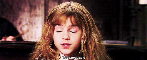 了我们的青春,而看到她和片中的赫敏一样变得独立坚强也是很让人欣慰