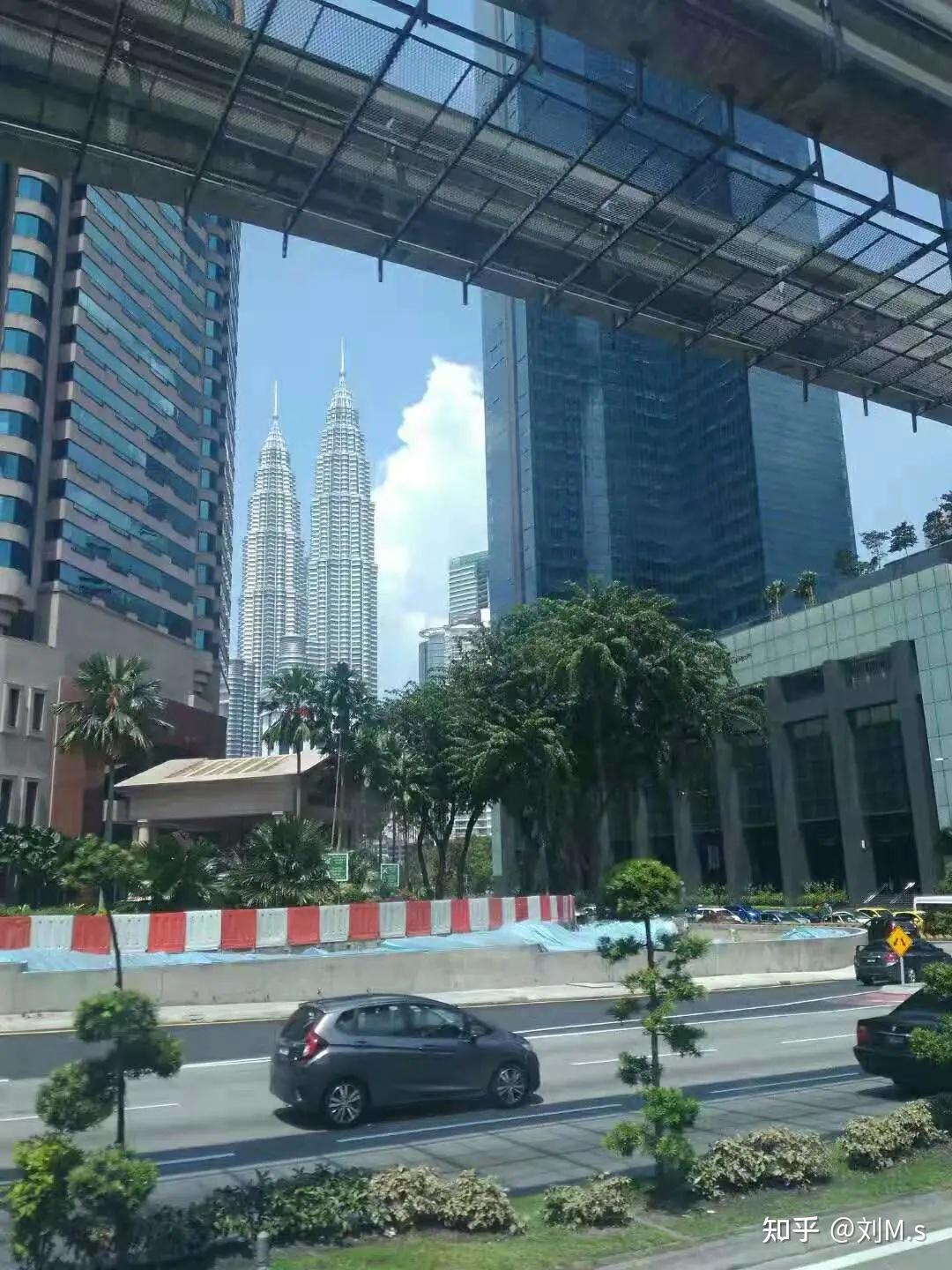 马来西亚行五吉隆坡电讯塔上世界高塔榜与双峰塔相映成辉