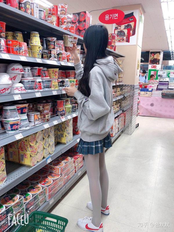 腿细的女生穿什么样的丝袜好看?