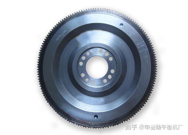 储存能量,稳定转速是摩擦离合器的驱动件; 2,与离合器接合,分离,其