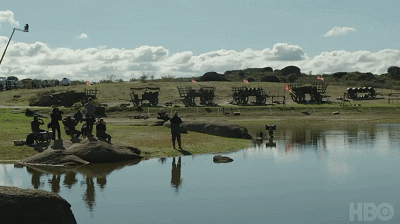 终于,我们的爆破专家sam按下引爆按钮,15枚炸药在3秒内全部爆炸