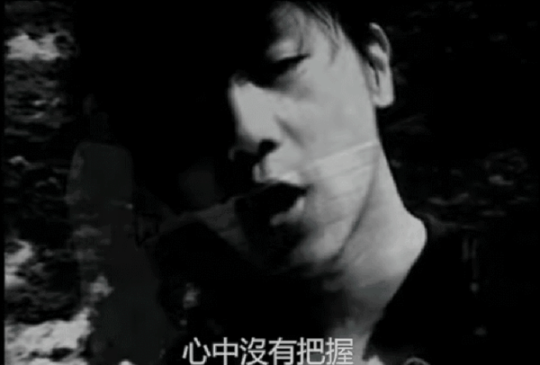 这个颜值和气质,据说当年好多小姑娘喜欢