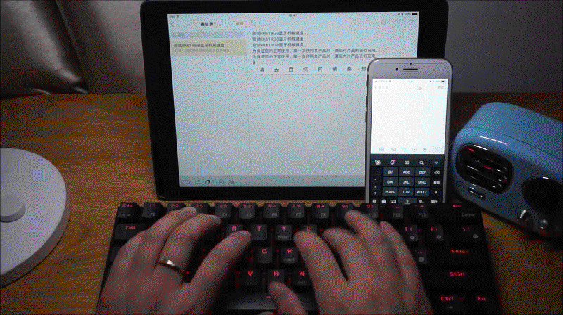 当然,和笔记本通过蓝牙连接也是没有问题的,电脑会自动安装驱动,这