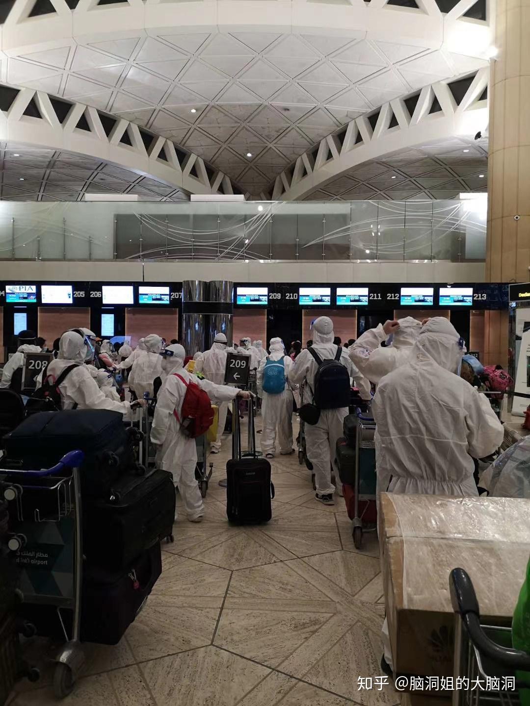 【携程攻略】开罗国际机场，开罗国际机场是个新建的机场，机场周边绿化不错，机场虽然不大，但是…