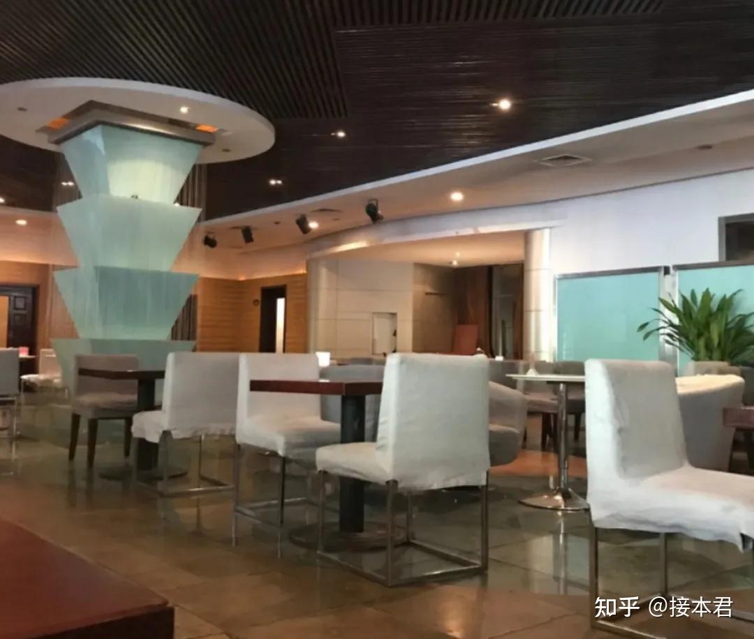 河北科技大学共有4个食堂,分别是1,2,3餐厅和同翔园,菜品种类繁多