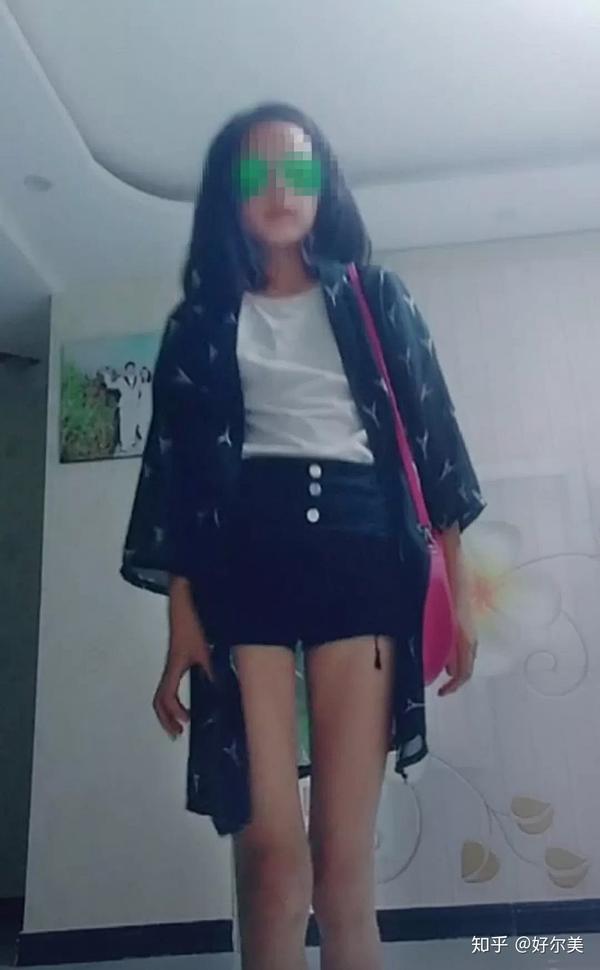 化浓妆穿睡衣9岁女孩沉迷抖音各种露骨挑逗的聊天