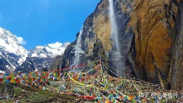 徒步雨崩一定不能错过的雨崩神瀑跟着伯曼旅行一起沐浴神瀑涤清前孽