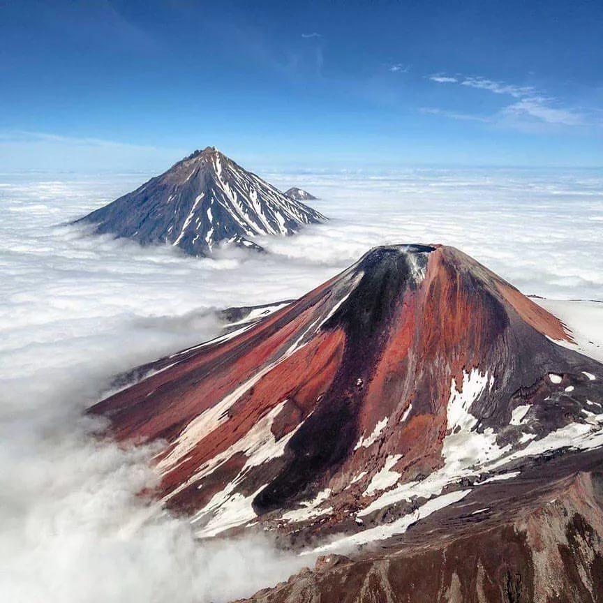 海参崴的登山爱好者被困堪察加火山口一周多