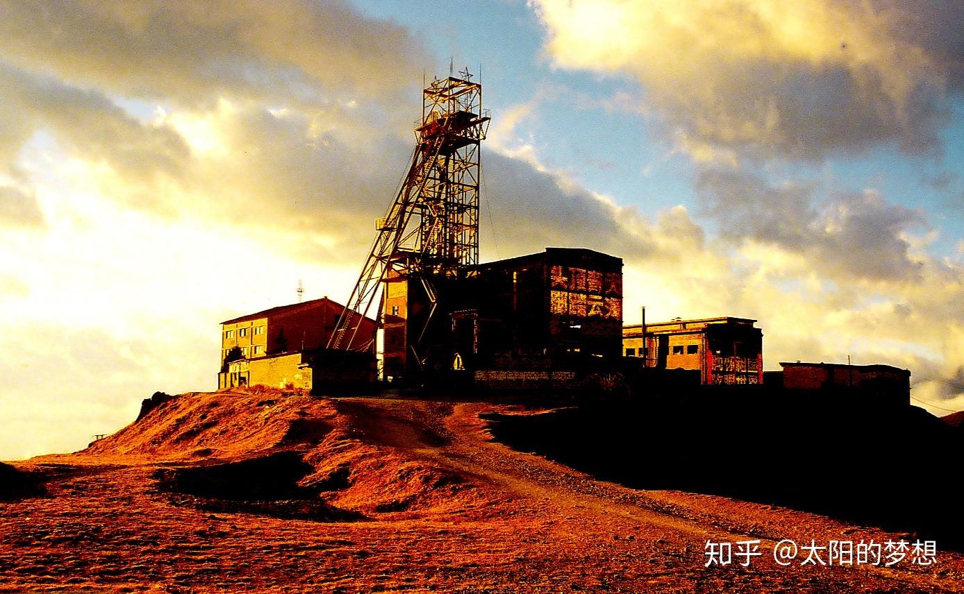 新中国成立,东川铜矿建设列入了国家"一五"计划,满怀报效祖国的热情