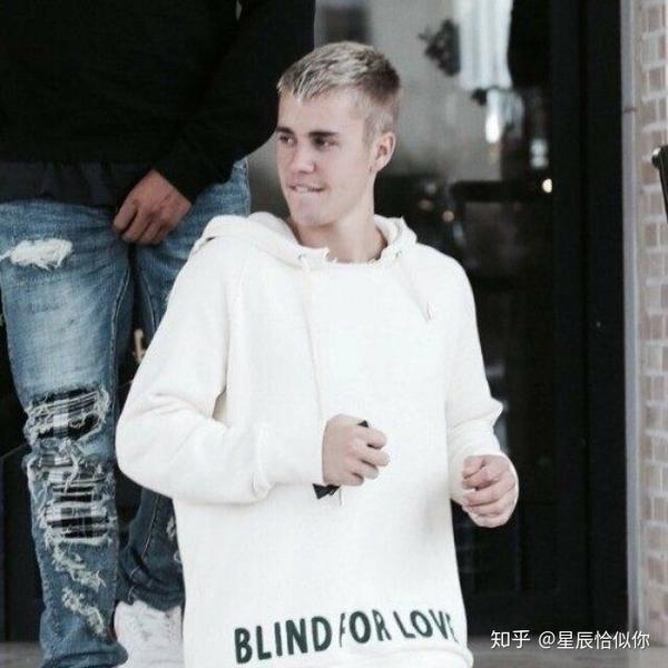 justinbieber 的发型变化?