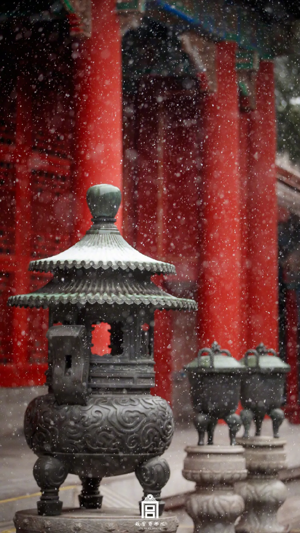 vokamo联名故宫角楼咖啡 晶透系列防摔手机壳 为你留住故宫雪景最美的