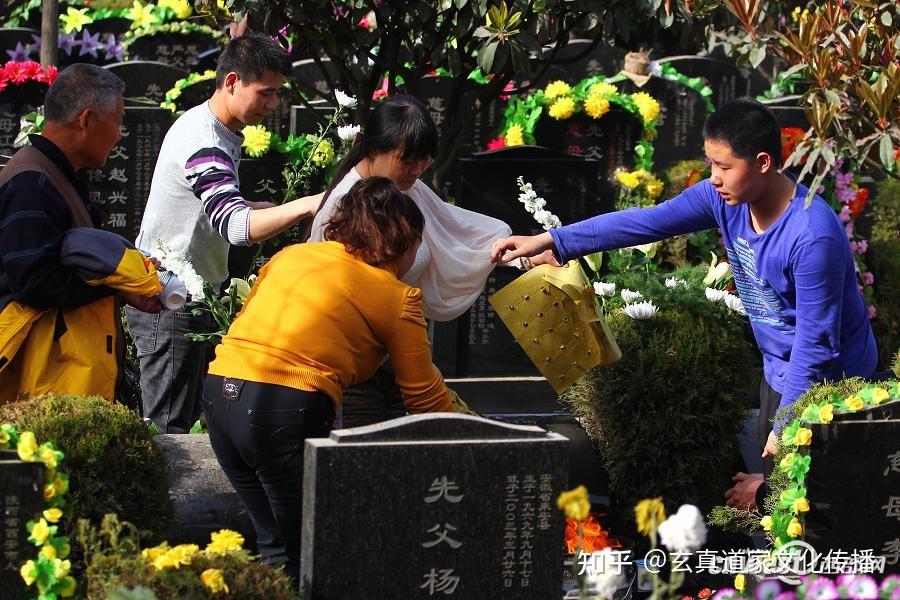 清明节上坟拜祭祖先的讲究和禁忌风俗