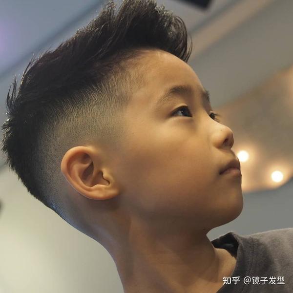 2021小男孩时尚发型15款,又帅又有型,剪完真精神