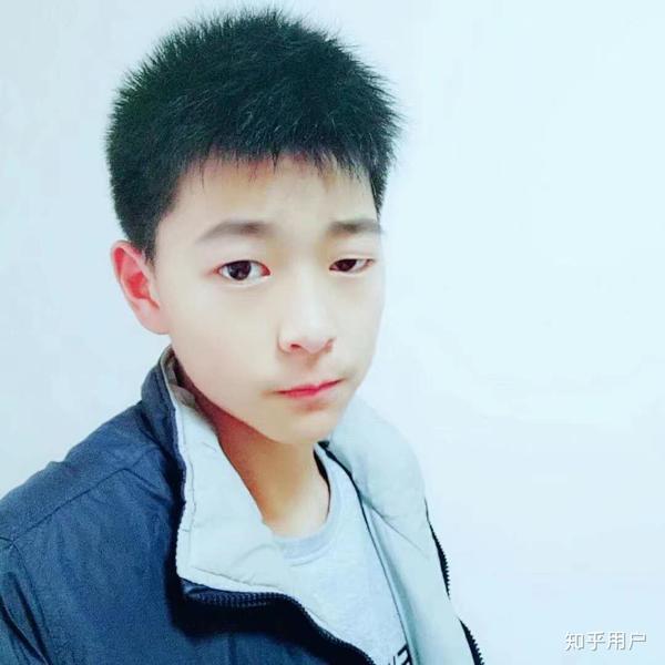 眼睛 一大一小的并且直男视角啊啊!