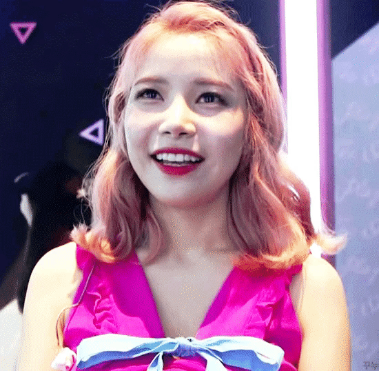 韩国女团成员有哪些惊为天人的瞬间?