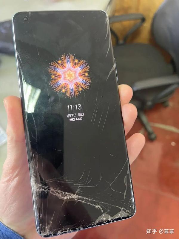 小米11心衰事件手机碎了