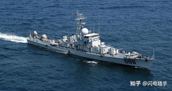 圆球罩h/ljp-341甲型炮瞄雷达和69式双联装30毫米舰炮是037i/id型与