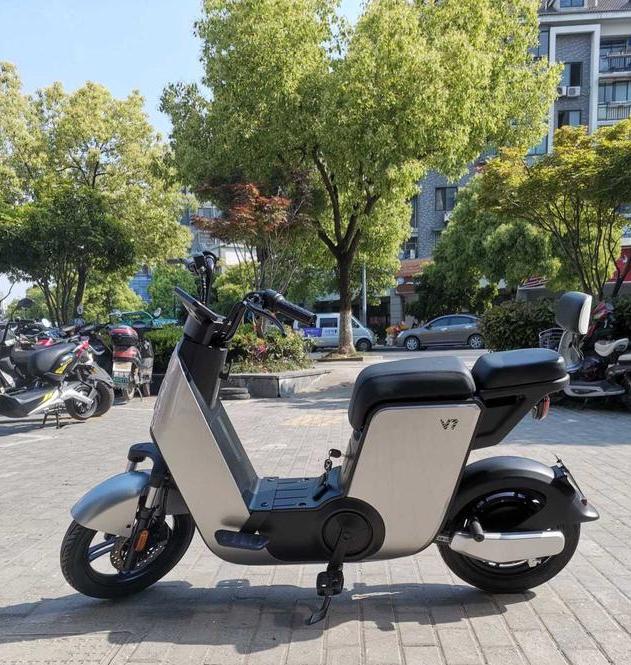 记我的第一个代步工具雅迪v7电动车