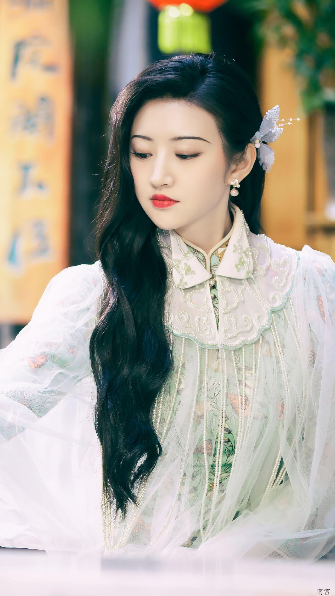 司藤无水印人物头像壁纸