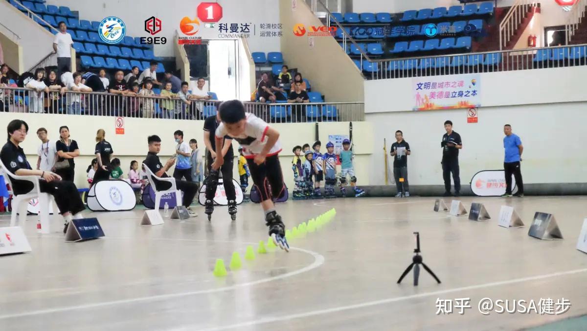 运动燃激情小将炫风采俊苒e9e9杯2021浙江省自由式轮滑联赛湖州站开赛