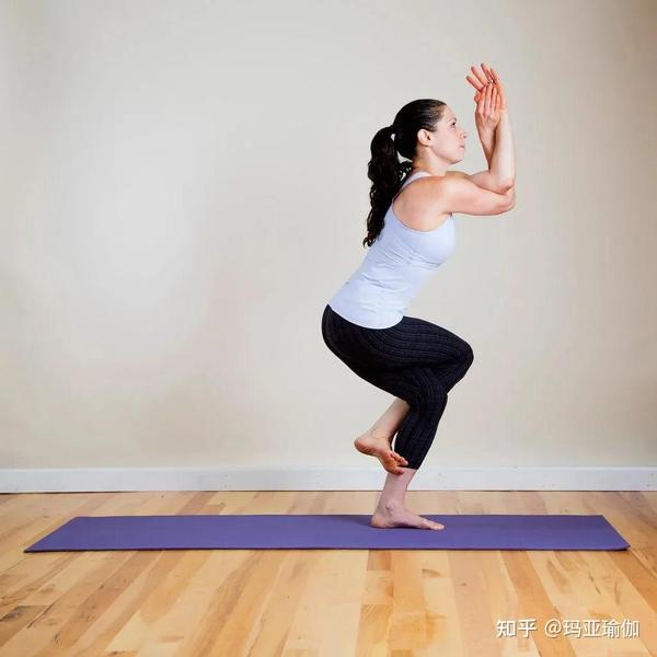 7个简单的瑜伽体式让你僵硬的肩颈背软下来