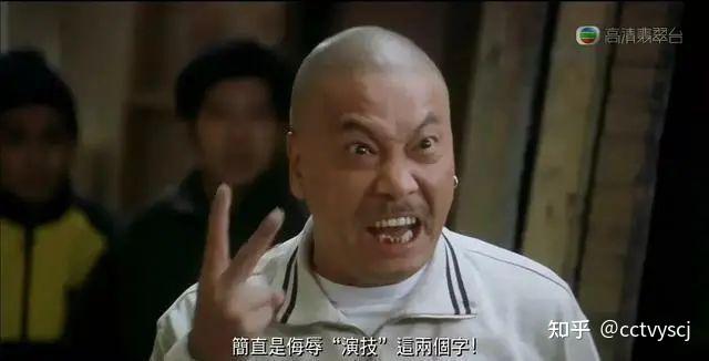 吴孟达的龅牙让人印象深刻,搞笑,反正,吴孟达是演了一辈子的喜剧了!