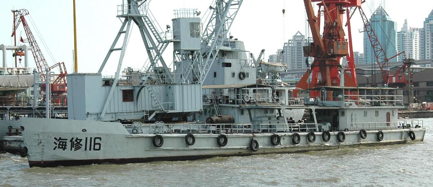 美海军lst-654 两艘趸船在2019年因武昌江滩改造而被迁移至城外新泊位
