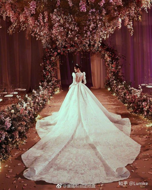 糖糖唐嫣的真的是我觉得最梦幻的婚礼,婚纱也是超级好看