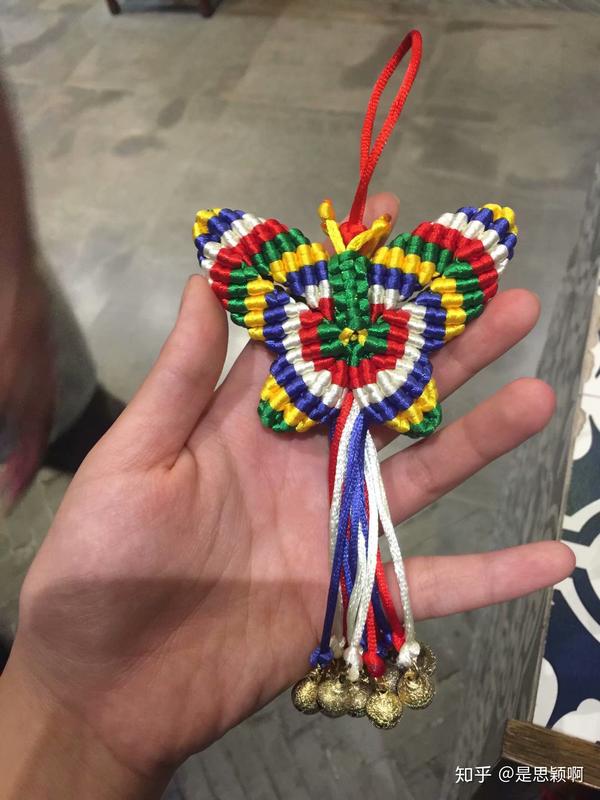 中国结五号线编的蝴蝶,很简单的斜卷结为主,就是特别耗时间!