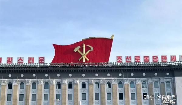 党旗国旗小红旗  朝鲜人每当看到党旗,国旗,心里都会抑制不住的激动