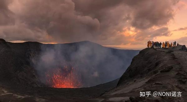 亚苏尔火山太平洋灯塔