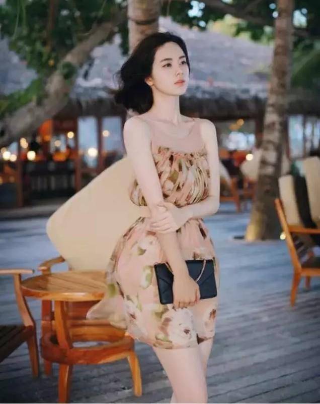 细节二:漂亮与魅力共存漂亮的女人不一定有女人味,但有女人味的女人却