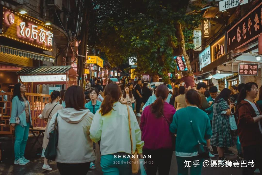 长沙街拍长沙旅拍在长沙有一种夜宵生活叫东瓜山