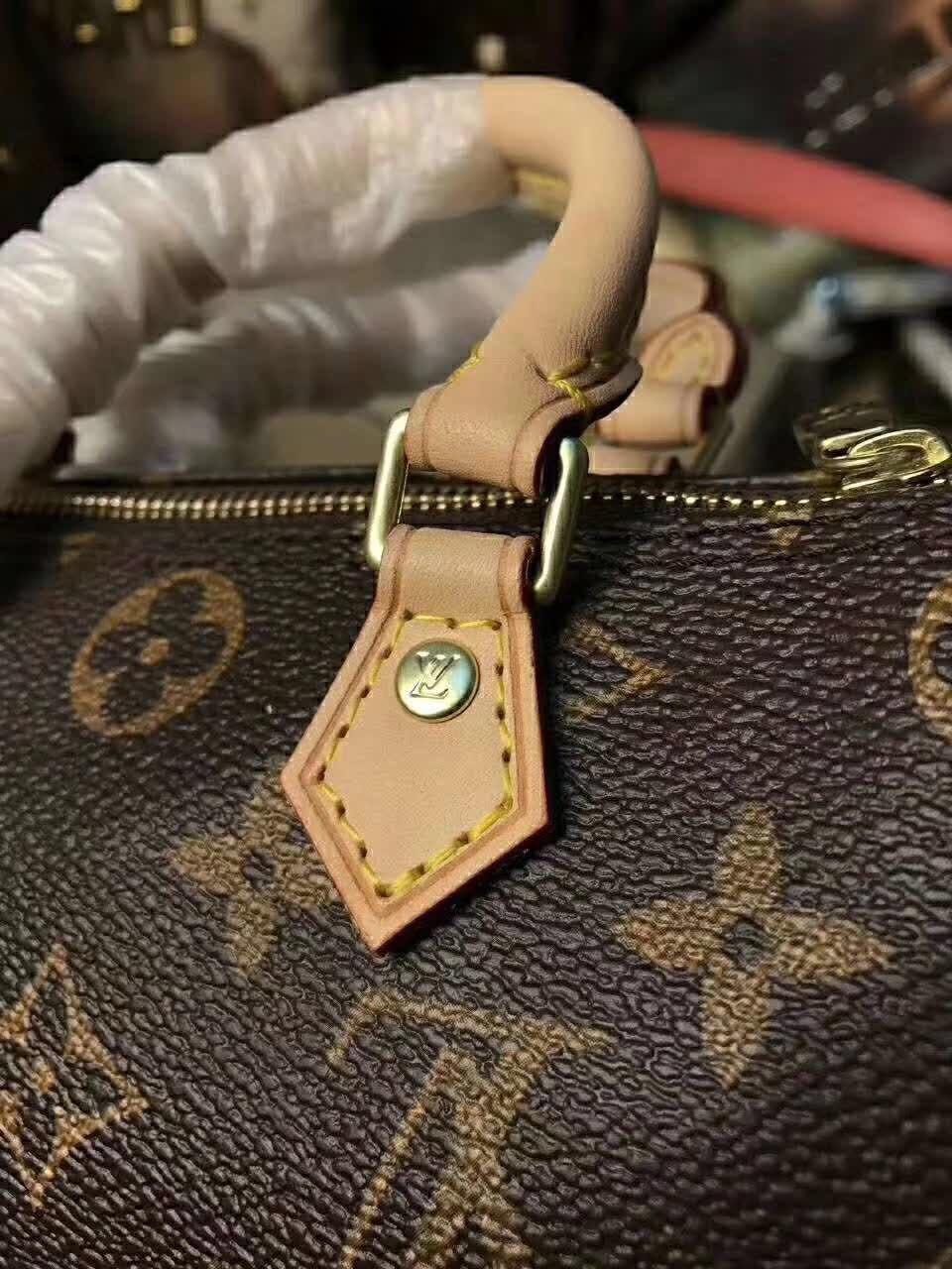 这款nanospeedylv迷你枕头包今年最流行的迷你包就非它莫属