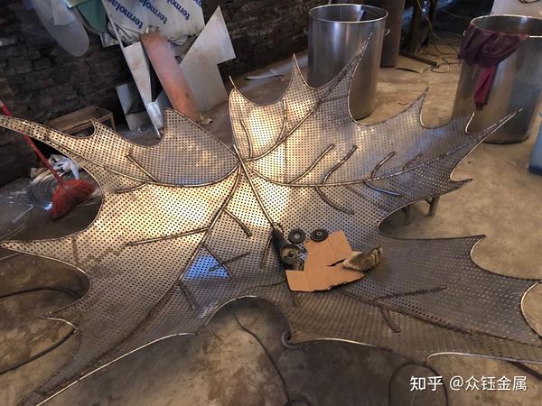 不锈钢枫叶雕塑户外园林景观镂空立体叶子