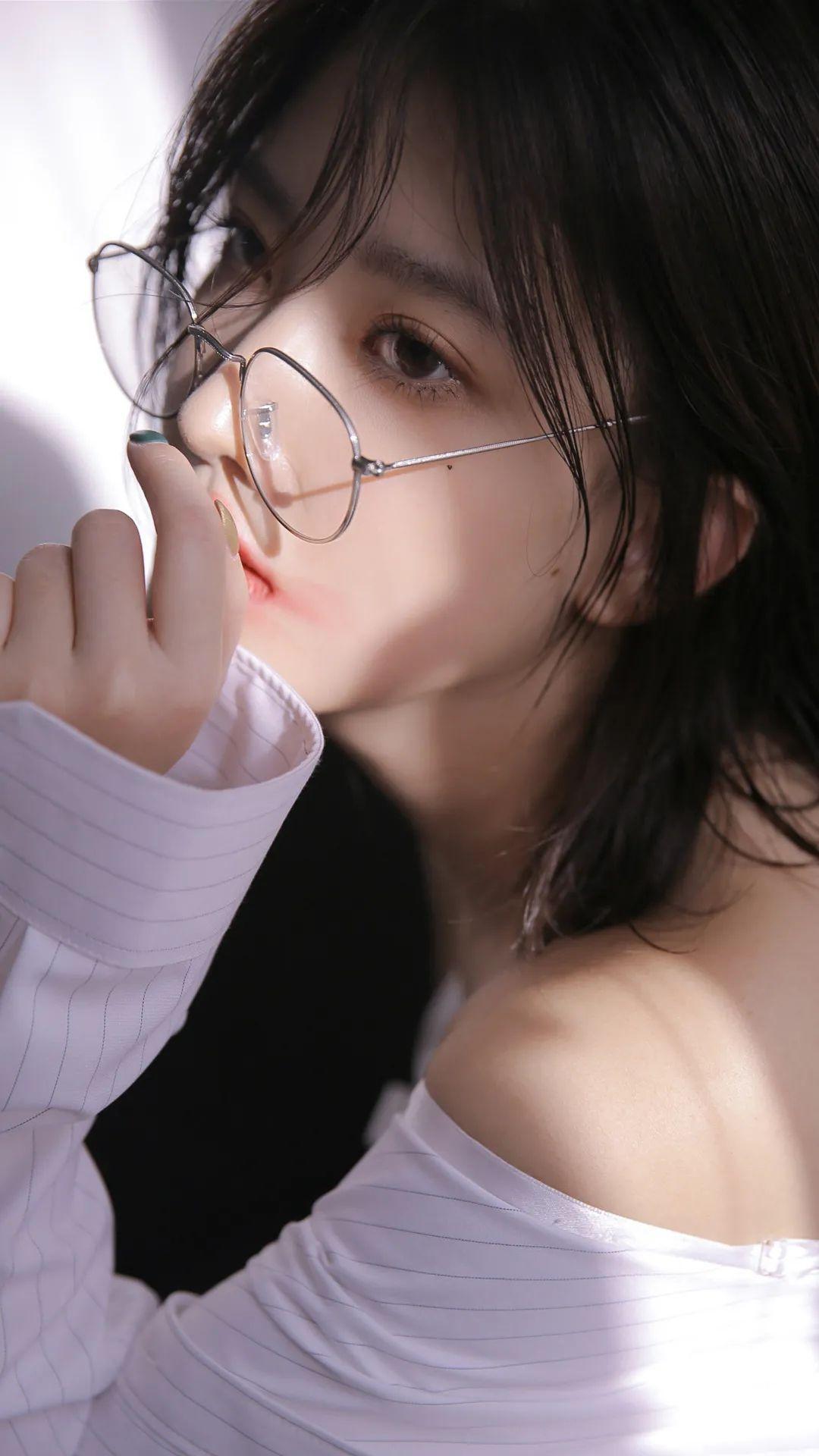 女生会怎么看待用这种壁纸的我会觉得恶心吗