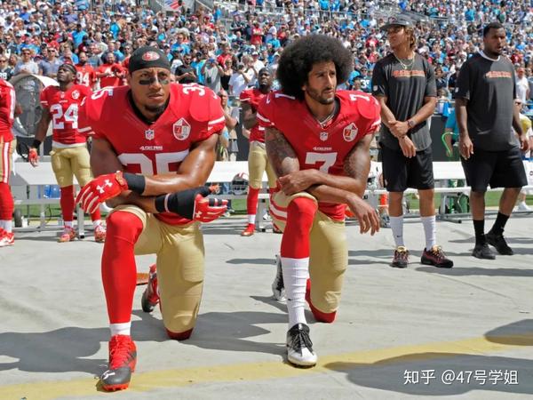 kaepernick)原本是前旧金山49人队(一个美国橄榄球球队)的一名黑人