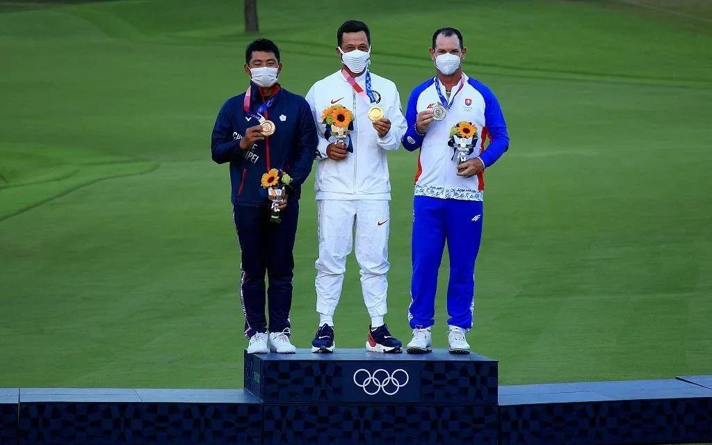 奥运高尔夫 赞德·谢奥菲勒夺金,潘政琮七人混战中赢下铜牌,吴阿顺t