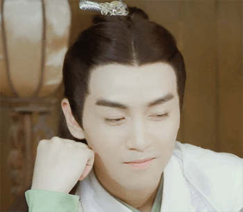 ③焦恩俊,剑眉星目,气质温柔,演需要那种仙气的飘逸的角色 我觉得他